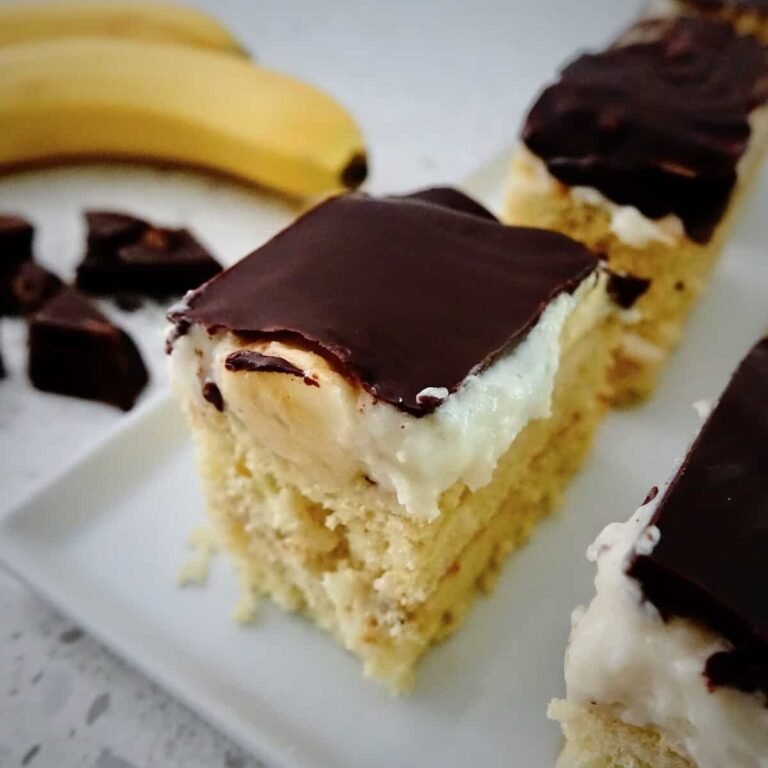 Echter österreichischer Bananencreme-Kuchen (Bananenschnitten)